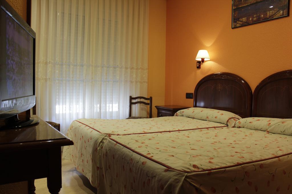 Hostal Ana Belen Madrid Exterior photo