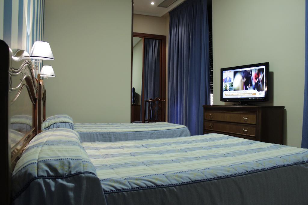 Hostal Ana Belen Madrid Exterior photo