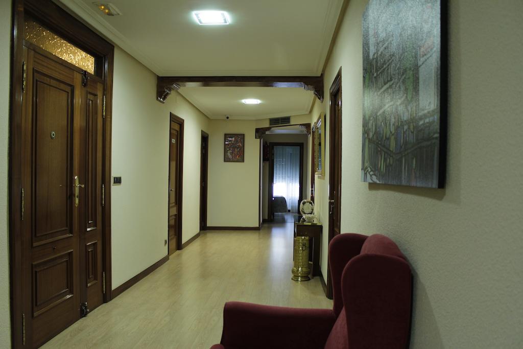Hostal Ana Belen Madrid Exterior photo