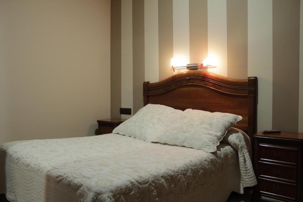 Hostal Ana Belen Madrid Exterior photo